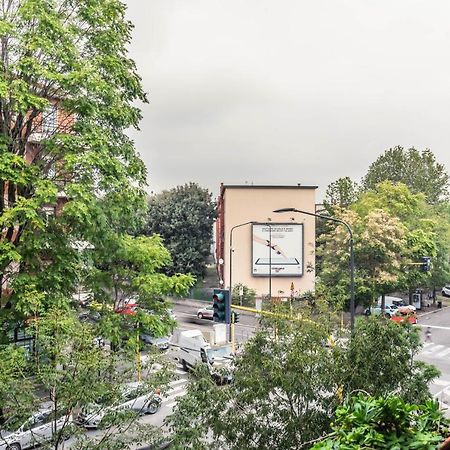 Eden House Sansiro-Duomo Netflix & Design Apartment Милано Екстериор снимка