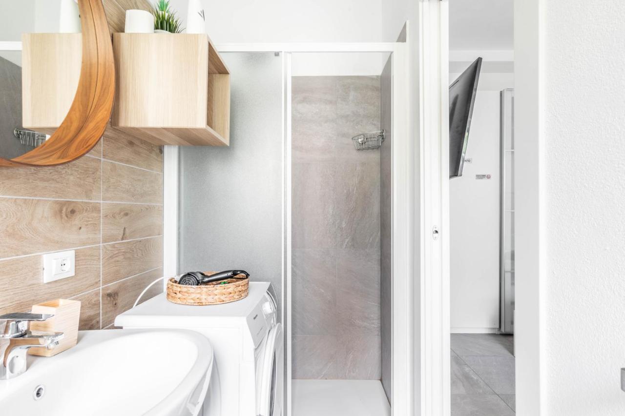 Eden House Sansiro-Duomo Netflix & Design Apartment Милано Екстериор снимка