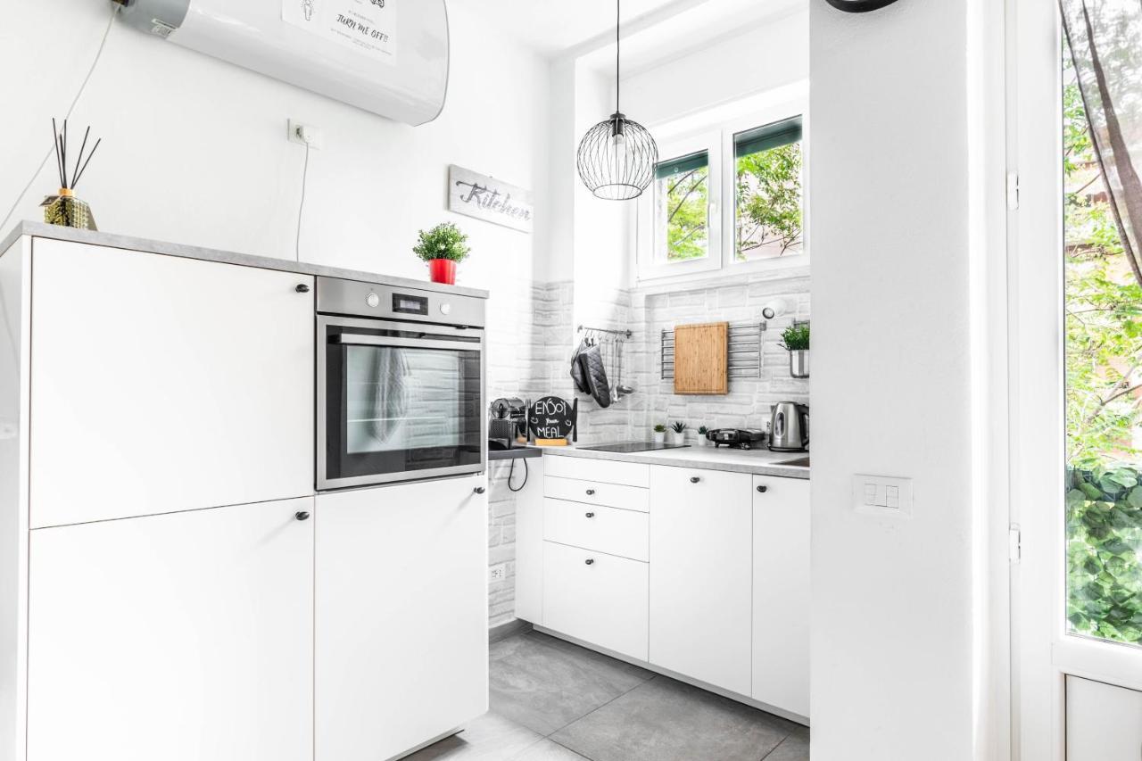 Eden House Sansiro-Duomo Netflix & Design Apartment Милано Екстериор снимка